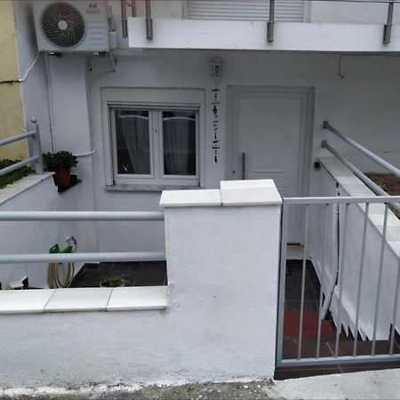 Celia`s Studio Apartment Néa Péramos Exterior foto