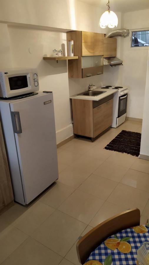 Celia`s Studio Apartment Néa Péramos Exterior foto